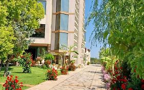 Hotel Different